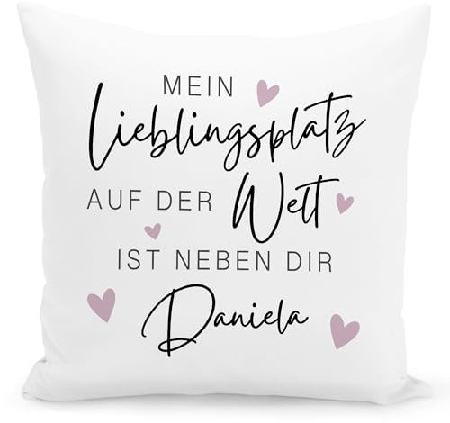 DEL MÀ Unique & Personal Kissen Lieblingsplatz personalisiertes Liebeskissen Sofakissen Zierkissen Dekokissen Partner Geschenk Kissen mit Spruch 40x40 cm inkl. Füllung und Bezug