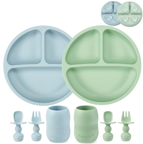 PandaEar Ensemble d'alimentation pour bébé en silicone | Lot de 2 plaques ventouses divisées en silicone et lot de 2 petites tasses avec 2 cuillères et 2 fourchettes| Ustensiles pour bébé (Bleu&Vert)