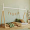ArtKid Winni Natur Tippi Bett, Zelt Bett 90x200 - Montessori Bett für Jungs und Mädchen, aus massiver Kiefer inkl. Lattenrost, Bodenbett mit Liegefläche 90x200