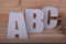 Tivendis Buchstaben Alphabet mit Sonderzeichen aus Beton Dekoration Einrichtung grau ABC Deko Einrichtung L