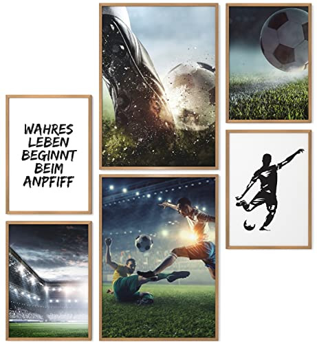 Papierschmiede® Mood Poster Set Fußball, Gerahmte Bilder in Natur-Holzrahmen, Wohnzimmer & Küche, 2x DIN A4 und 4x DIN A5, Sport Kicker Anpfiff