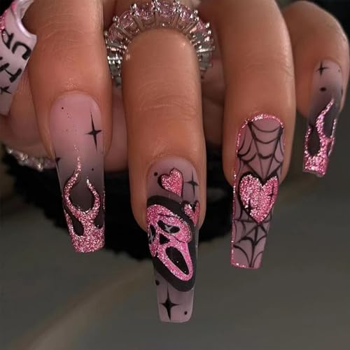 NICENEEDED 24 Stück Halloween Press On Nägel Lange Künstliche Sargnägel Mit Süßen Geister Designs Künstliche Nägel Mit Herz Flamme Spinnen Und Totenkopf Motiv Für Frauen Maniküre Kunst