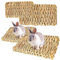 RoadLoo Kleine Haustier-Grasmatte, 4 Stück Natürliche Grasmatten Kleintier Sicher Essbares Grasmatte Gras Spielzeug Gewebte Tier-Kauspielzeug für Kaninchen Ratte Papageien Meerschweinchen Frettchen