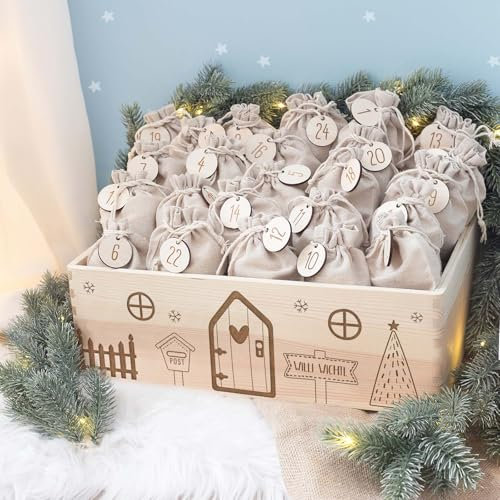 Personalisierte Adventskiste - Adventskalender aus Holz mit Namen - Gravur Kalender DIY - Weihnachtskalender für Kinder - hello mini (Wichtel Gravur)