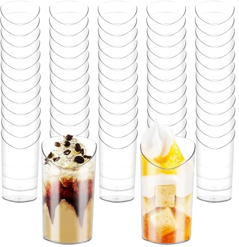 YOUNTHYE 100 Stücke Plastik Dessertgläser, 80ml Schräger Runder Körper, Wiederverwendbar Dessertbecher Kleine Plastik Dessertbecher mit Löffel für Geburtstagsfeiern Hochzeiten Picknicks Partys