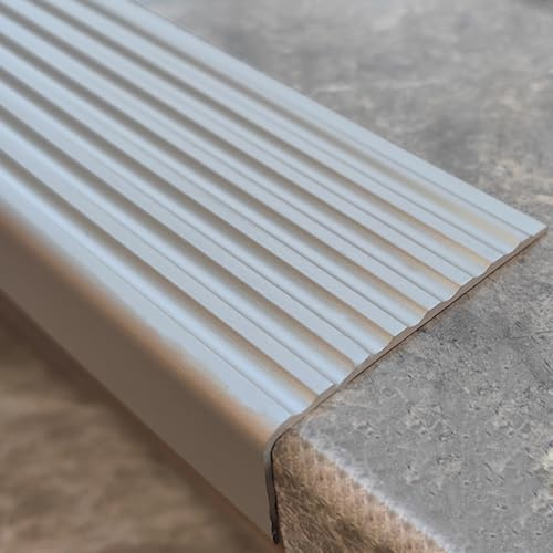 CMJYMX Übergangsleiste Treppenkantenprofil In L-Form, Laminat Ausgleichsprofil Winkelprofil Aus Aluminium Für Laminat, Fliesen, Parkett UVM(Silver,3cm/1.18in)