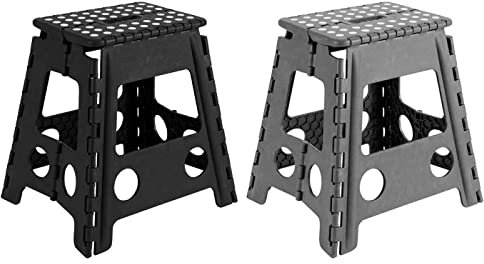 AC - Pack de 2 Taburete Plegable - Fabricado en PVC - Multiusos de plástico Resistente y Duradero. Ideal para escuelas, guarderías u hogar. - 29 x 22 x 39 cm - Negro y Gris