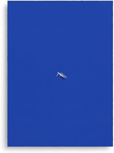 Close Up Maarten Léon Kunstdruck No Stress Blau Minimalistisch Surreal Moderne Kunst auf Papier Gerahmt oder Ungerahmt wählbar, 50 cm x 70 cm