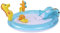 Badespaß Kinder Pool Planschbecken ca. 198cm x 175cm x 40cm Höhe ca. 15cm mit Rutsche und Spritze aufblasbaren Figuren 2 aufblasbare Wurfringe Pool Sommer Baden Garten