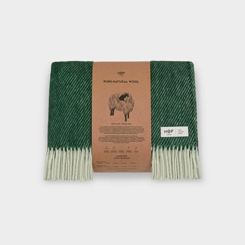 HOP DESIGN - Wolldecke Schurwolle - Warme Decke 155 x 205 cm - 100% Schafwolle, Decke für Winter, Herbst - Boho Kuscheldecke mit Fransen, Tagesdecke, Wohndecke, Winterdecke - Grün Gestreift