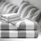 bo&button® Luxus Mako Satin Bettwäsche Set, 100% Bio Baumwolle (Long Staple 300), ALLE GRÖßEN, seidig weich & zeitlos schön, Set 155x220 cm + 40x80 cm (2-TLG.) - Striped Stone Streifen