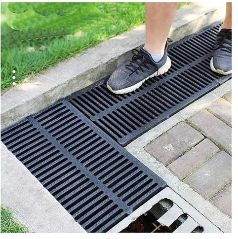 Abflussrost Gartenkanalisationsgitter, Drinnen Draußen Quadratische Dachrinnenschutzabdeckung Für Hof/ Terrasse/ Parkplätze, Rutschfest, Abnehmbar Bodenablauf-Abdeckplatte ( Color : Black , Size : 50X