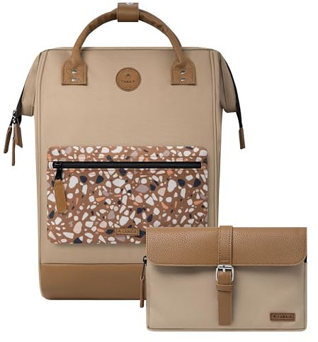 Cabaïa - Adventurer Rucksack Kuala Lumpur Medium 18L - Wasserabweisend - Laptopfach bis zu 13 Zoll - 2 Vordertaschen - vegan zertifiziert - Rucksack für Reisen und Arbeit, Damen & Herren - Braun