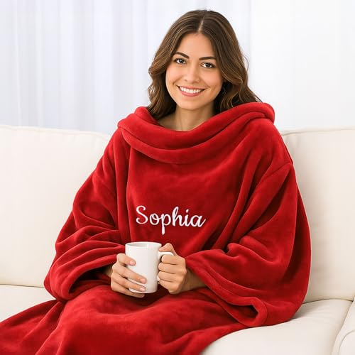 Deitert Kuscheldecke XL mit Ärmeln - Bestickt mit Namen oder Wunschtext - extra große Flauschige Ärmeldecke - gemütliche Wohndecke - personalisiertes Geschenk für Männer und Frauen 150 x 240 cm rot