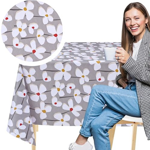 KP HOME Abwischbare Wachstuchtischdecke Quadratisch 140 x 140 cm Graue Kunststoff-Tischdecke mit schimmerndem Blumenmuster – PVC Tischdecke abwischbar für Draußen – Wasserdicht – Lebendiges Blumenmoti