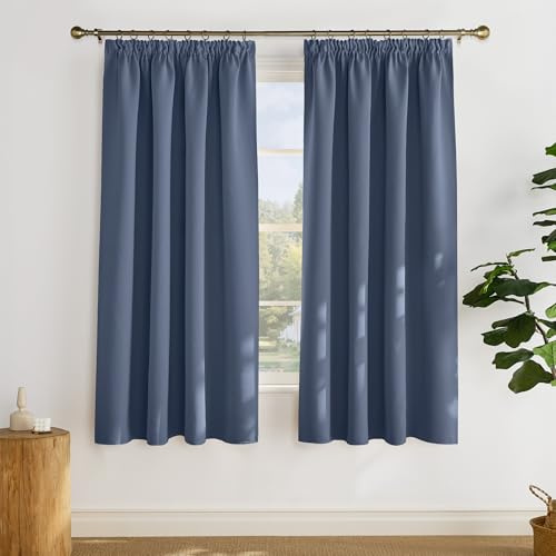 PONY DANCE Verdunkelnde Vorhänge mit Kräuselband Kurz H 175 x B 140 cm | H 175 x B 140 cm, Dunstblau, Hitzeschutz, Verdunklungsvorhänge für Schienensystem, für Wohnzimmer, Gardinen Blickdicht