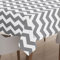 Encasa XO Bedruckte Tischdecke 145x145 cm für 4 Seater Esstisch, 100% Baumwolle, maschinenwaschbar, strapazierfähig, rechteckig, für Zuhause, Restaurant, Bankett - Zig Zag