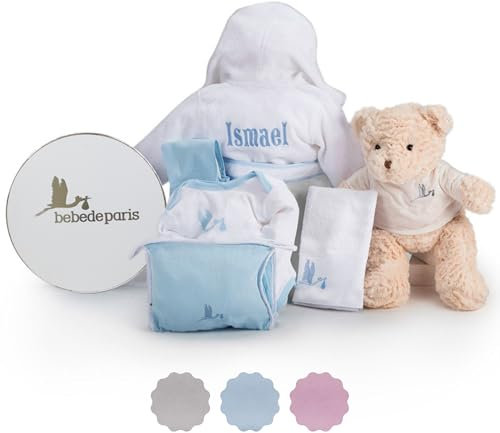 Canastilla Bebé Recién Nacido Personalizada | Cesta Bebé Niño Niña | Albornoz con el Nombre Bordado | Body | Neceser | Funda | Muselina y Oso de Peluche | 3 a 18 meses (Azul) | BebeDeParis