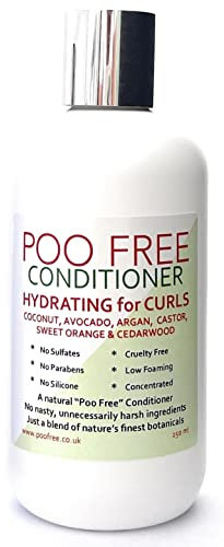 99% Natürliches FEUCHTIGKEIT SPÜLUNG | LOCKIGES HAAR - KOKOSNUSS, RIZIN, ARGAN & ZITRUS - 250 ml von POO FREE. Ohne Parabene, Ohne Sulfate, Ohne Silicone. Konzentriert. pH 5.5 fur Empfindliche Haut.
