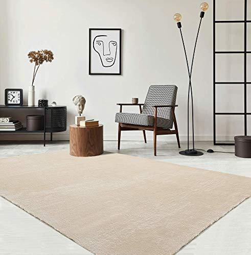 the carpet Relax Moderner Flauschiger Kurzflor Teppich, Anti-Rutsch Unterseite, Waschbar bis 30 Grad, Super Soft, Felloptik, Beige, 80 x 300 cm