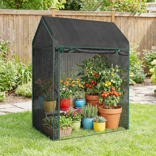 GOPLUS Serre de Jardin PE avec 2 Fenêtre de Ventilation, 130x90x173 CM, Mini Serre de Jardin avec Porte Zippé Enroulable, Toit d’Ombrage Noire en PE, Tente d’Hivernage pour Légume Plante, Extérieur