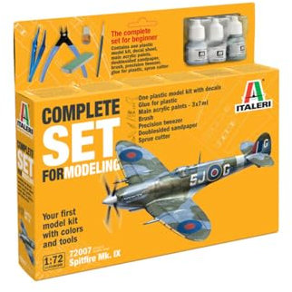 Italeri 72007 Spitfire Mk.IX, 1:72 Scale, Plastic Full Model Kit/Plastic Model Assembly with Accessories