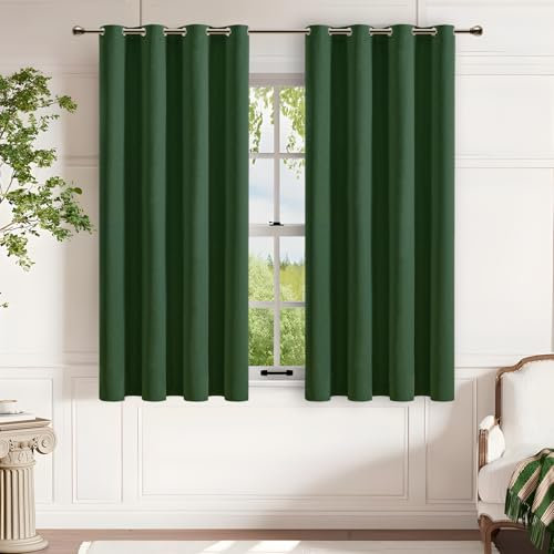MRTREES Gardine Blickdicht Leinenoptik Dunkelgrün 100% Verdunkelungsvorhang, Gardinen Kurz Fenster mit Ösen 2er Set 137 cm Lang, 117 cm Breit, Thermovorhang Kälteschutz für Schlafzimmer Wohnzimmer