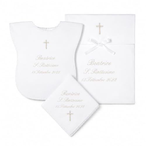 COCCOLE - Set 3 Pezzi per Battesimo Fazzoletto, Vestina e Busta - Set Completo Personalizzato con Nome e Data a Tema Croce Panna - Kit 3 Pezzi Battesimo in Tessuto Piquet 100% Made in Italy