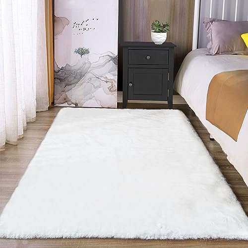 Latepis Teppich Weiß Flauschiger 90x150 cm Bettvorleger Schlafzimmer Flauschig Wohnzimmer Kurzflor Teppich Waschbar Kinderzimmer Fellteppich Kunstfell