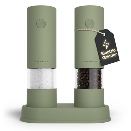 LARS NYSØM Set Macina Sale e Pepe Elettrico | Macinapepe e Macinasale Automatici con Macina in Ceramica Regolabile | Macina Spezie a Batteria (Sage Green)