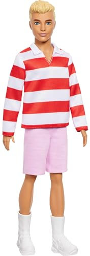 Barbie Fashionistas Ken-Puppe Nr. 241 mit blonden Haaren und einem rot-weiß gestreiftem Polohemd mit rosafarbener kurzer Hose, weißen Crew-Socken und Sneakern, HYV01