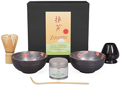 Aricola Matcha-Set 6-teilig, bestehend aus 2 Matchaschalen anthrazit/rot, Matchalöffel, Matchabesen, schwarzer Besenhalter und 30g Matcha in Geschenkbox. Original