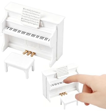 DICOSMETIC 2 Stück Mini Puppenhaus Klavier Weiß Miniatur Klavier Mit Hocker Und Noten Plastik Kleines Pianino Vintage Musikinstrument Für Puppenhaus Wohnzimmer Klassenzimmer Deko