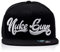 Nuke Guys Snapback Cap Gold Rush, Premium 6 Panel Snapback Straight Cap, Unisex Kappe, Mütze mit hochwertiger 3D Stickerei und Snap Verschluss, schwarz/weiß