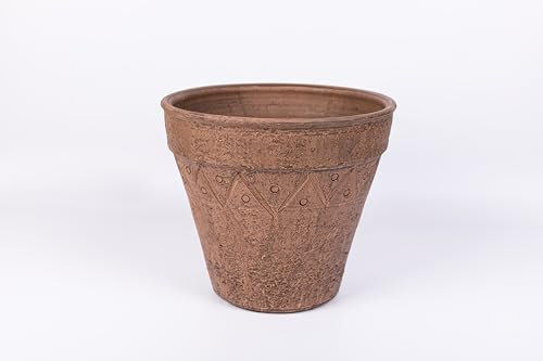 Maceta de barro rústica grabada, sirve para interior y exterior. Medidas: 25x28 cm.