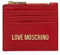 Love Moschino Il portacarte Love Moschino in similpelle rosso è perfetto per tenere in ordine le tue carte. Questo accessorio elegante offre numerose fessure per carte di credito e una tasca con zip p