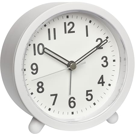 TFA Dostmann Sveglia da comodino analogica alimentata a batteria, 60.1043.02, senza ticchettio, con retroilluminazione, orologio da tavolo, con sveglia e funzione snooze, stile retrò, bianco
