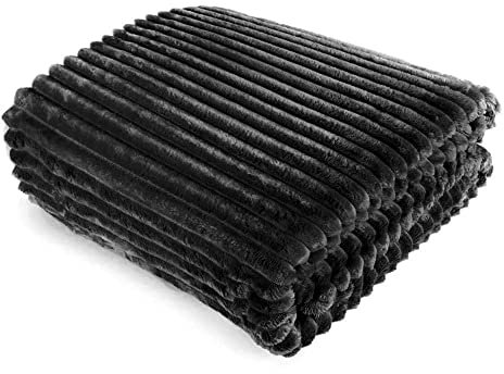 FEBE Kuscheldecke Schwarz 160x200 cm Flauschig Tagesdecke Fleecedecke Flanell Decke Sofadecke Für Couch Wohndecke Wendedecke als Sofaüberwurf oder Wohnzimmerdecke