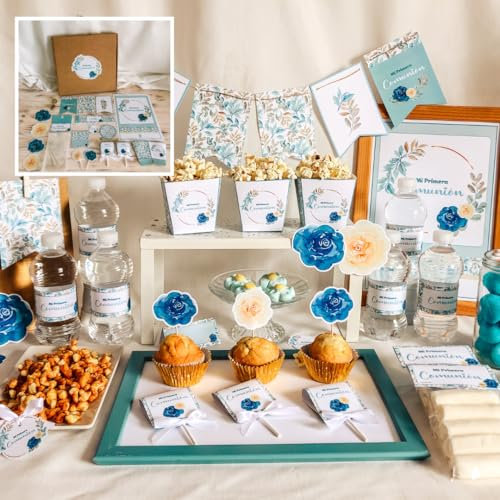 Disatrezzo - Personalizable. Pack de Etiquetas para Decorar Comunión Niña. Tonos Azules. Etiquetas para botellas de Agua, Envoltorios, Carteles,Bolsas de Chuches y Etiquetas redondas. 95 Elementos.