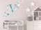 Skins4u Wandtattoo Kinderzimmer Wunsch Namen Sterne Punkte Set Punkte Türschild Baby Mädchen Junge personalisiert Wunschname Babyzimmer selbst gestalten individuell (Mit Großbuchstaben)
