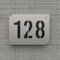 DECOHO - Plaque numéro de Rue personnalisée PMMA Argent Brillant - Plaque Maison Design Moderne - 20x15 cm, épaisseur 3 mm, avec entretoi - Noir