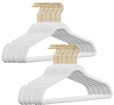50 Stück hochwertige Samt Kleiderbügel in der Farbe Weiß mit Gold Look Haken/Anti-Rutsch/von StickandShine
