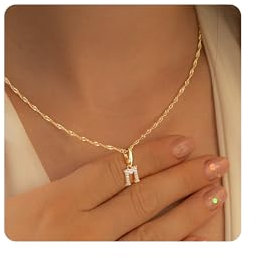 TingN Goldkette mit Buchstaben für Frauen und Mädchen - 14 Karat Vergoldete Gedrehte Panzerkette mit Zirkon A-Z Anhänger Geschenke