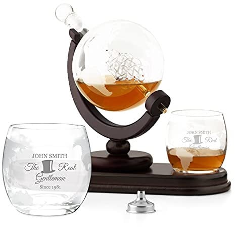 Maverton Globe Whiskey Decanter Set with 2 Glasses - Ship Inside – 850ml Carafe with 300ml Personalised Glasses - Present for Men - Gentleman