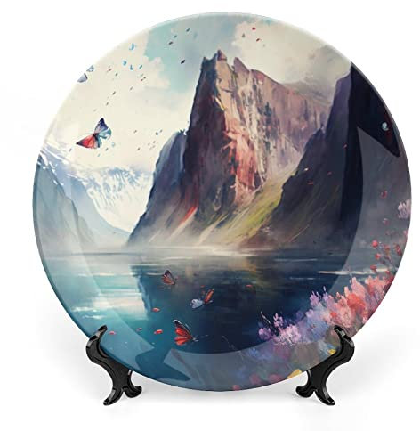 Gokays Piatti decorativi da appendere alla parete, motivo: montagna dei fiordi con farfalla, piatto in ceramica, con supporto espositivo, decorazione per la casa per mobili da cucina, vassoio rotondo
