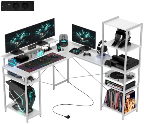 HOMCOM Schreibtisch Gaming Tisch L Form 137 x 140 x 139,5 cm Weiß | Mit Regal, Computertisch mit Monitorständer, Steckdose, USB-Ladeanschluss, Eckschreibtisch für Heimbüro, Schlafzimmer