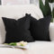 Madizz 2er Set Faux Leinen Kissenbezügen Weich Dekorative Kissenabdeckung für Sofa Schlafzimmer Kissenhülle Schwarz 60x60 cm Quadrat
