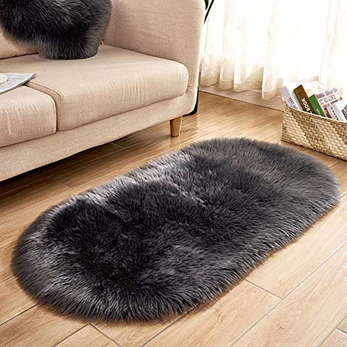 YAOTT Shaggy Lammfellimitat Teppich Oval, Warme Kunstpelz-Haushaltspelz-Teppiche, rutschfeste Langhaarige Fellteppich für Schlafzimmer Wohnzimmer Kinderzimmer Stuhl Sofa Dunkelgrau 80X150CM