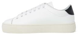Furla Hergestellt aus 80% Leder, 9% Polyester und 11% Polyurethan, bieten diese Sneaker Komfort und Strapazierfähigkeit. Mit einer Absatzhöhe von 3,01 cm bieten sie einen leichten Anstieg und behalten
