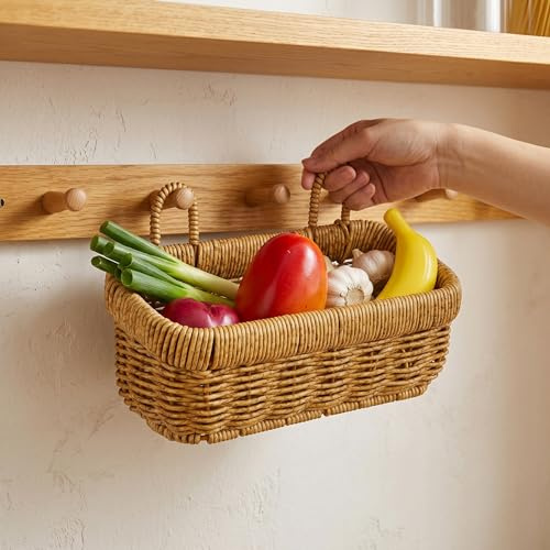 Cabilock Hängekorb Rattan mit Griff, Wandkorb für Küche Obst Gemüse, Khaki | Plastikrattan, Hängender Wandkorb, Für Küche Bad Flur, Boho Deko, Mit Griff, Inkl. Montagematerial, Khaki 21.5x12.5x8cm
